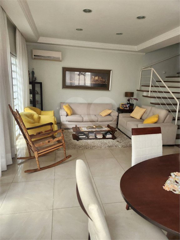 Casa à venda com 4 quartos, sendo 2 suítes,  em Vila Romana, São Paulo, SP