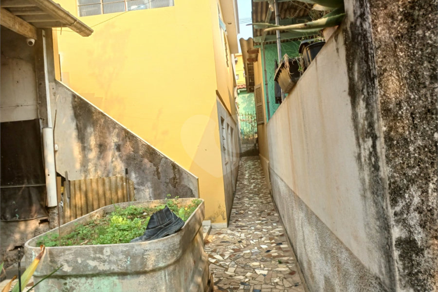 Sobrado à venda com 6 quartos em Jardim Peri, São Paulo, SP