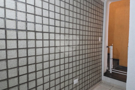 Casa à venda com 4 quartos, sendo 1 suíte, em Vila Paulo Silas, São Paulo, SP
