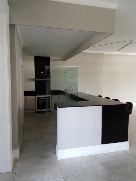 Apartamento à venda com 3 suítes em Jardim Londrina, São Paulo, SP