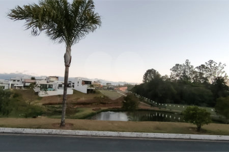 Terreno à venda com 3 quartos, sendo 1 suíte, no condomínio Residencial Sun Lake, Votorantim - SP