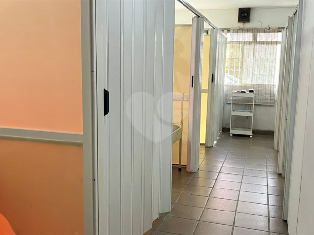 Casa à venda com 8 quartos, sendo 1 suíte,  em Vila Mariana, São Paulo, SP