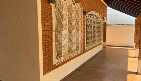 Casa à venda com 4 quartos, sendo 3 suítes,  em Jardim dos Estados, Poços de Caldas, MG