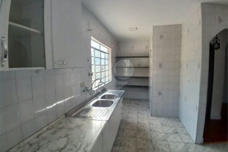 Casa à venda com 4 quartos, sendo 2 suítes, em Vila Gustavo, São Paulo, SP
