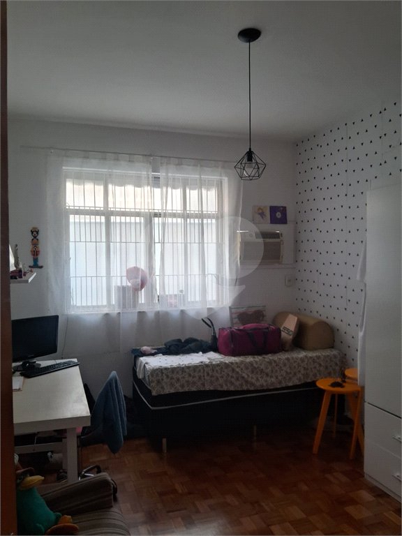 Casa à venda com 3 quartos, sendo 2 suítes, no condomínio Rio Bon, Rio de Janeiro - RJ