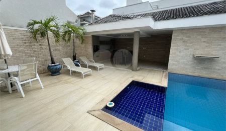 Casa à venda com 3 quartos, sendo 1 suíte, no condomínio Golden Village, Rio de Janeiro - RJ