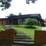 Casa à venda com 5 quartos, sendo 3 suítes, no condomínio Estância Marambaia, Vinhedo - SP