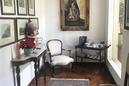 Casa à venda com 4 suítes em Jardim Leonor, São Paulo, SP