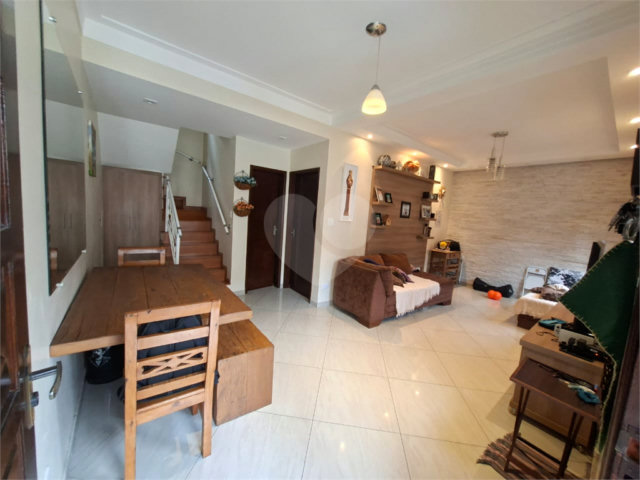 Casa à venda com 3 quartos, sendo 1 suíte,  no condomínio Residencial Morada do Horto, São Paulo - SP