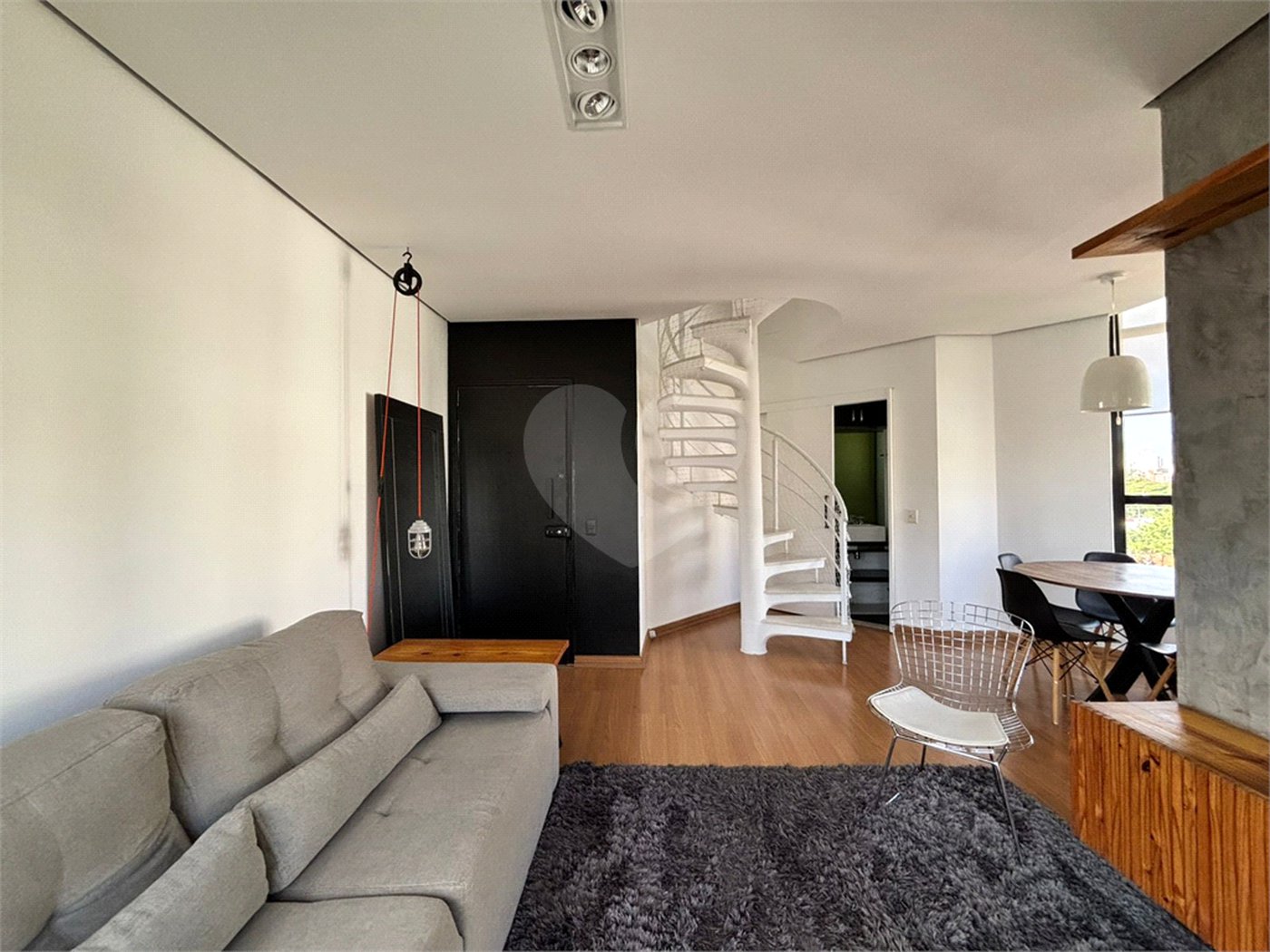 Cobertura duplex com 90 m², perfeita para quem busca conforto, privacidade e uma excelente localização.