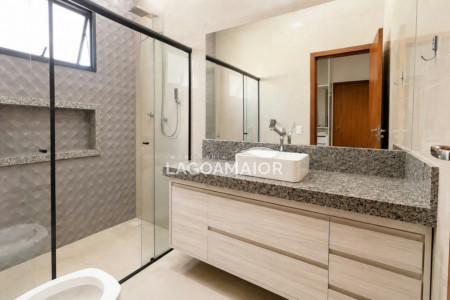 Casa à venda com 3 quartos, sendo 3 suítes, no condomínio Residencial Costa Leste, Três Lagoas - MS