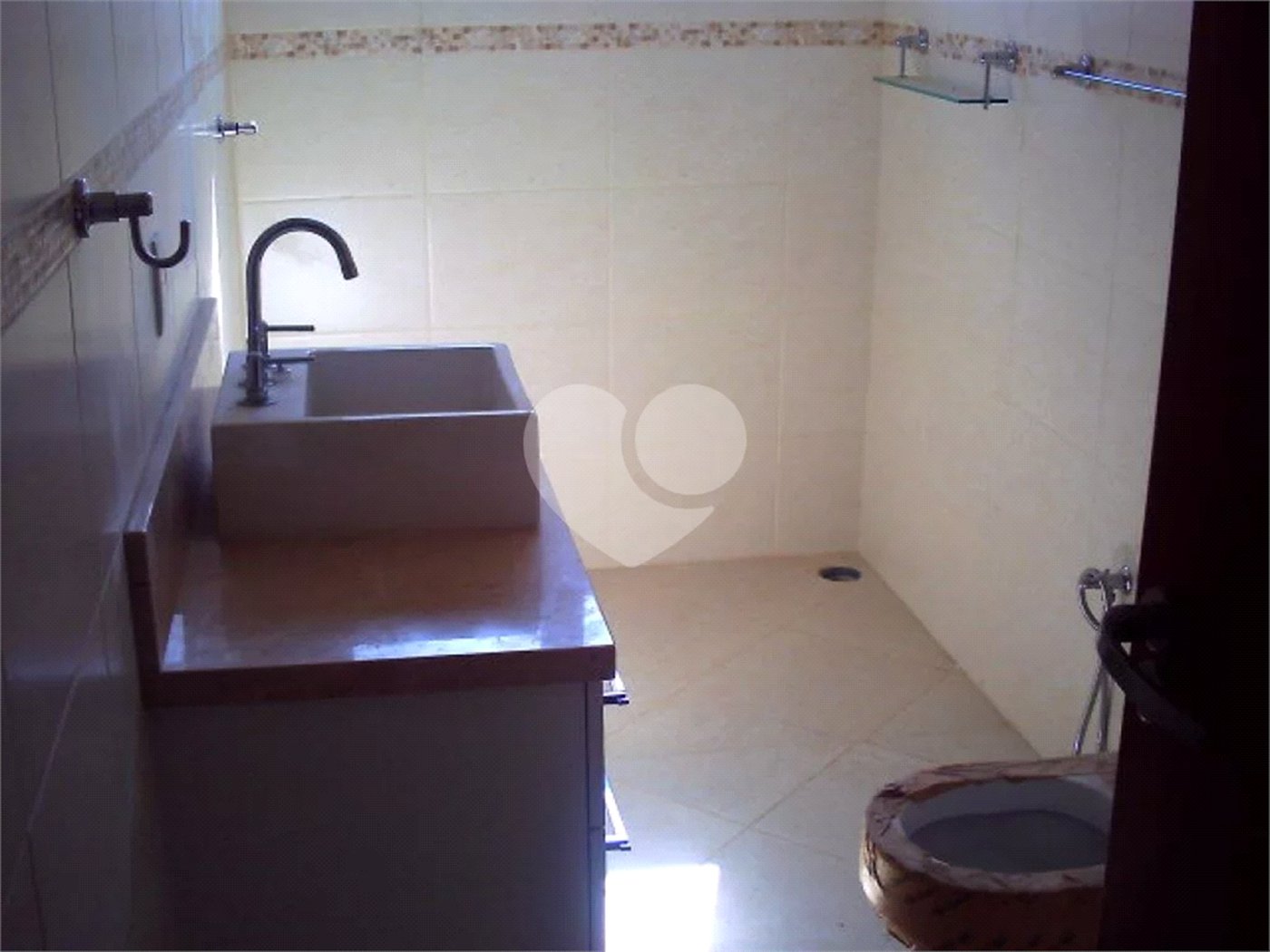 Sobrado à venda com 3 quartos, sendo 1 suíte, em Tremembé, São Paulo, SP