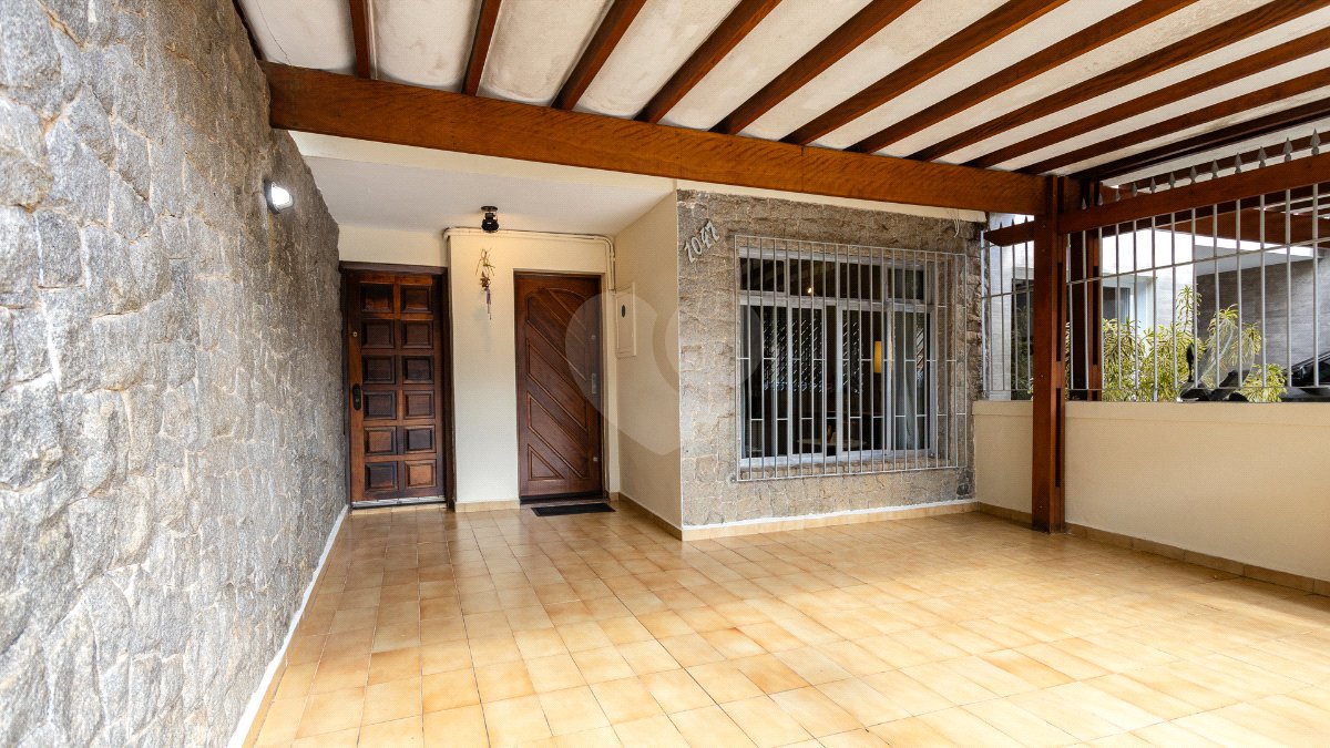 Casa à venda com 3 quartos, sendo 1 suíte, em Vila Cordeiro, São Paulo, SP