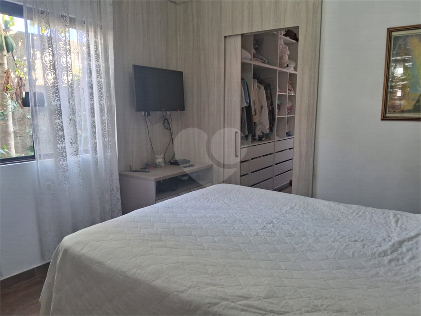 Casa à venda com 5 quartos, sendo 1 suíte, no condomínio Village da Serra, Araçoiaba da Serra - SP