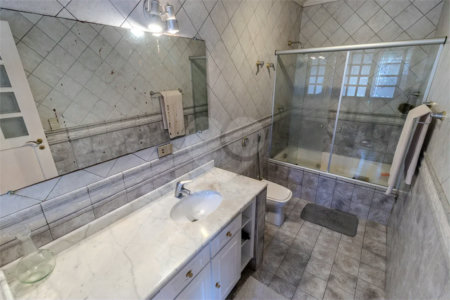 Casa à venda com 3 quartos, sendo 1 suíte, em Alto da Boa Vista, São Paulo, SP