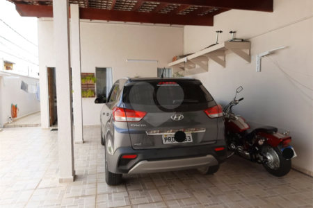 Sobrado à venda com 3 quartos, sendo 1 suíte, em Vila Suissa, Mogi das Cruzes, SP