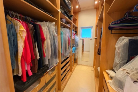 Casa à venda com 5 quartos, sendo 3 suítes, no condomínio Granja Olga III, Sorocaba - SP