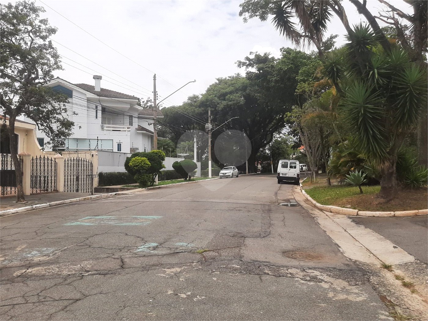 Sobrado à venda com 4 quartos, sendo 2 suítes, em Tremembé, São Paulo, SP