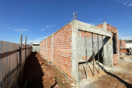 Casa à venda com 3 quartos, sendo 1 suíte, no condomínio Tivolli Residencial, Itapetininga - SP