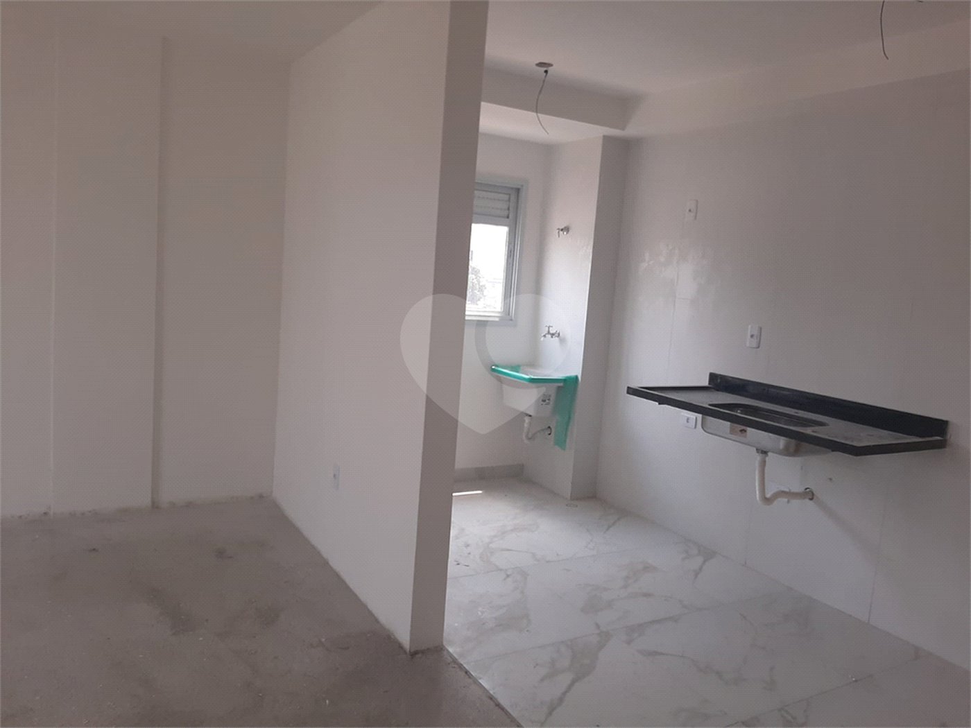 Apartamento à venda com 2 quartos, sendo 1 suíte,  em Parada Inglesa, São Paulo, SP