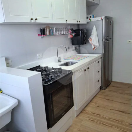Apartamento lindo na Av Dom Jaime com 3 Dormitórios !