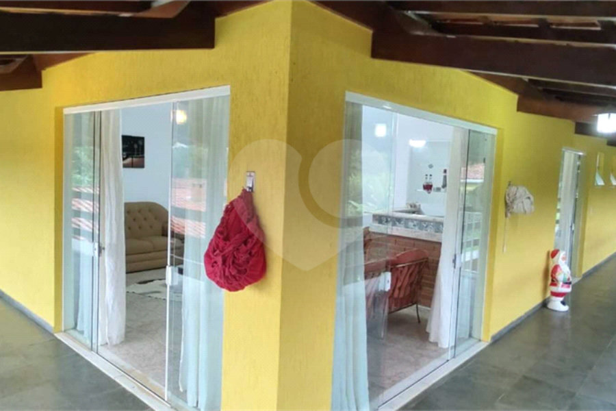 Chácara à venda com 5 quartos, sendo 2 suítes, no Centro, Piracaia, SP