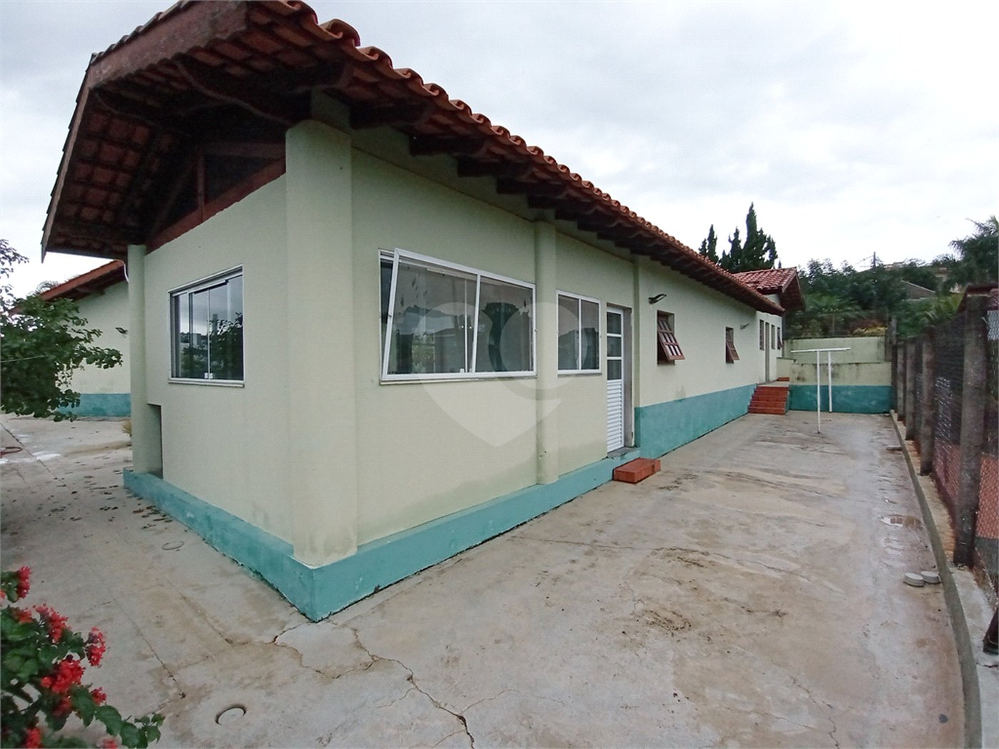 Casa à venda com 4 suítes no condomínio Estância Marambaia, Vinhedo - SP