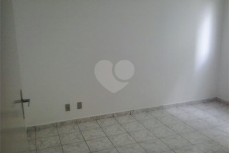 Apartamento à venda com 2 quartos em Vila Perracini, Poá, SP