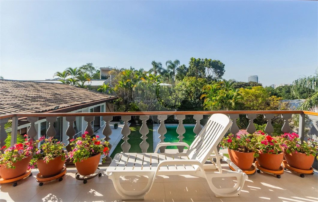 Casa à venda com 5 quartos, sendo 3 suítes, em Jardim Guedala, São Paulo, SP
