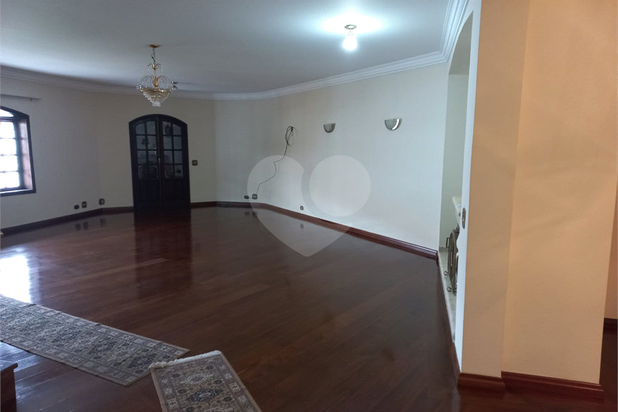 Sobrado à venda ou para alugar com 4 quartos, sendo 1 suíte,  em Barro Branco (zona Norte), São Paulo, SP