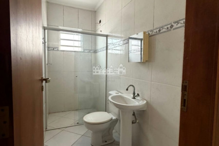 Casa para alugar com 2 quartos, sendo 1 suíte, em Ponte, Atibaia, SP