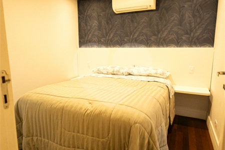 Apartamento à venda com 5 quartos, sendo 4 suítes,  em Parque Reboucas, São Paulo, SP