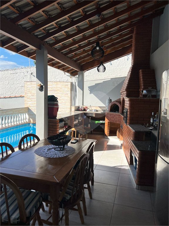 Casa à venda com 3 quartos, sendo 1 suíte, em Retiro das Fontes, Atibaia, SP