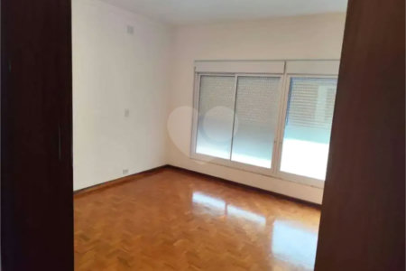 Sobrado à venda com 4 quartos, sendo 2 suítes, em Lapa, São Paulo, SP