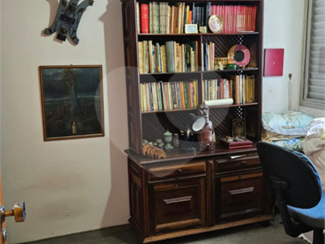 Apartamento à venda com 3 quartos, sendo 1 suíte,  em Cerqueira Cesar, São Paulo, SP