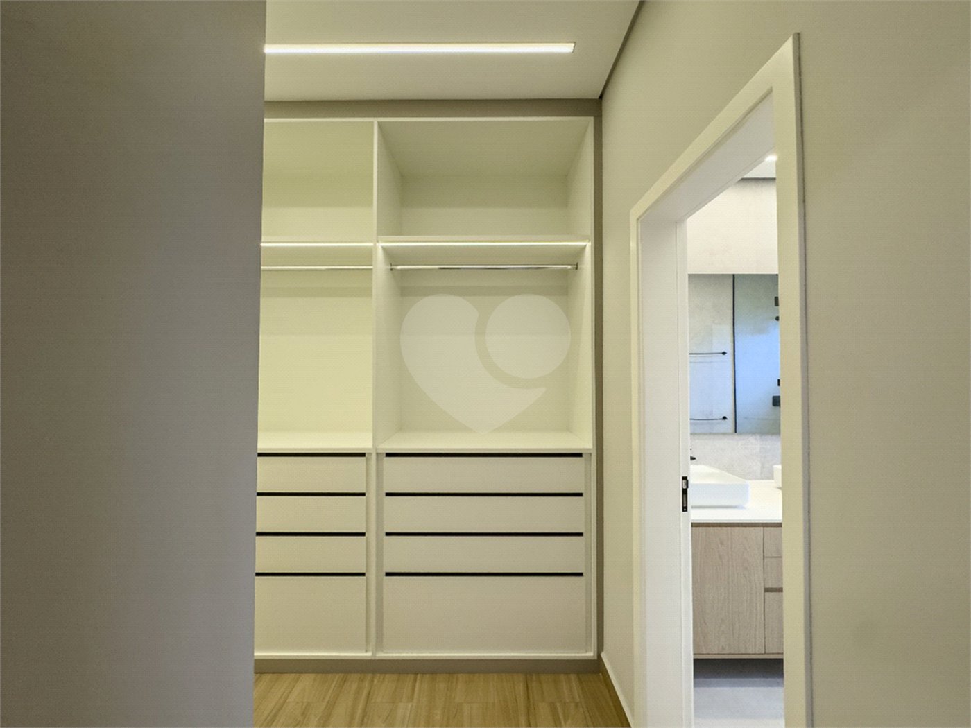 Casa à venda com 3 suítes no condomínio Residencial Helvétia Park, Indaiatuba - SP