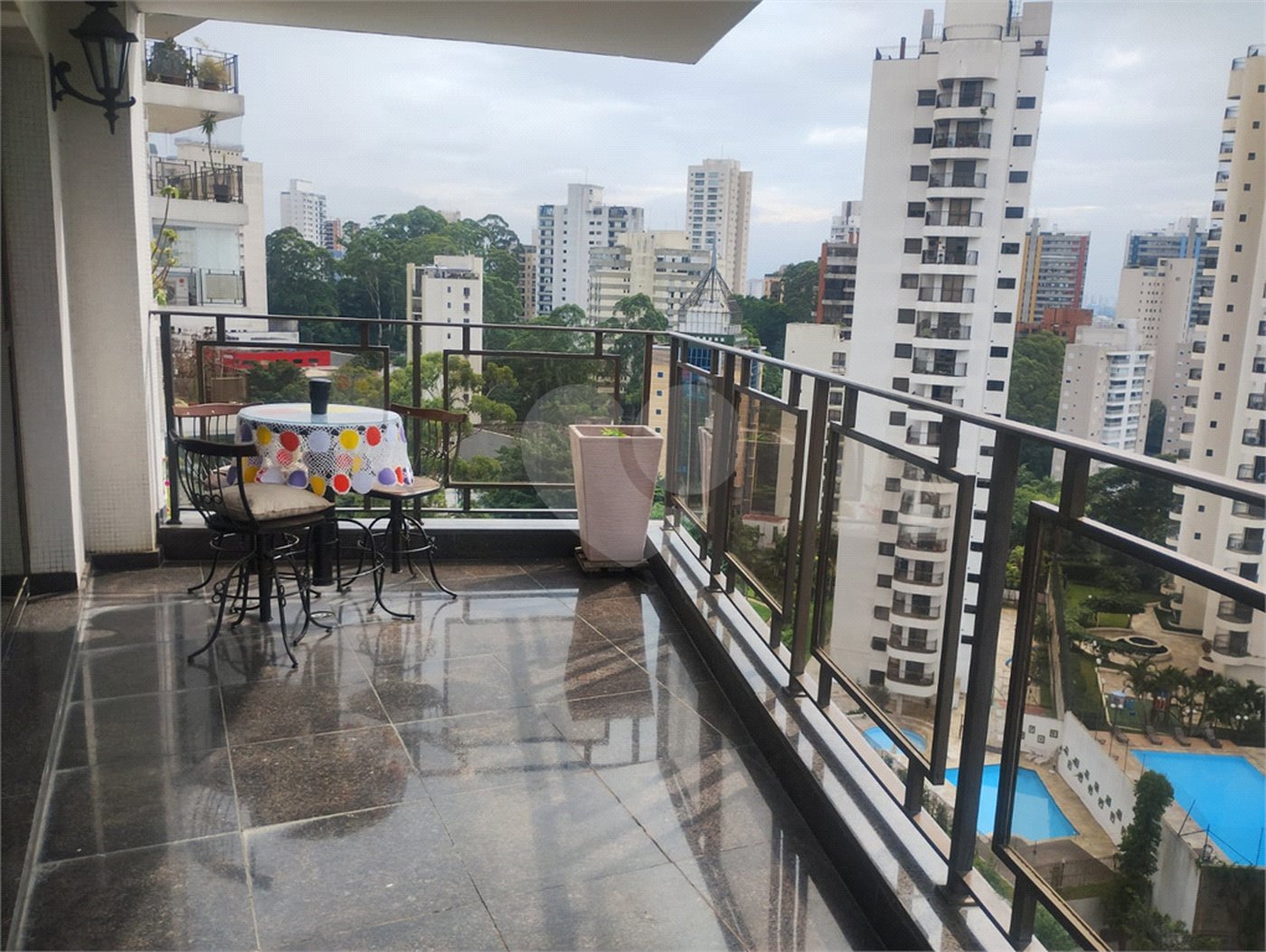 Apartamento à venda ou para alugar com 4 quartos, sendo 1 suíte,  em Vila Andrade, São Paulo, SP