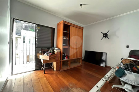 Sobrado à venda com 4 quartos, sendo 2 suítes, em Vila Ipojuca, São Paulo, SP
