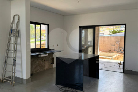 Casa à venda com 3 suítes no condomínio Reserva Central Parque, Salto - SP