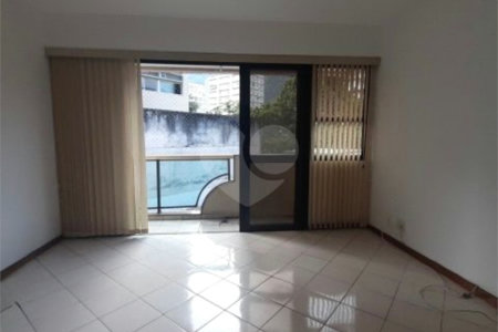 Apartamento à venda com 3 quartos, sendo 1 suíte,  em Lagoa, Rio de Janeiro, RJ