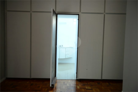 Casa térrea em Araraquara/SP.