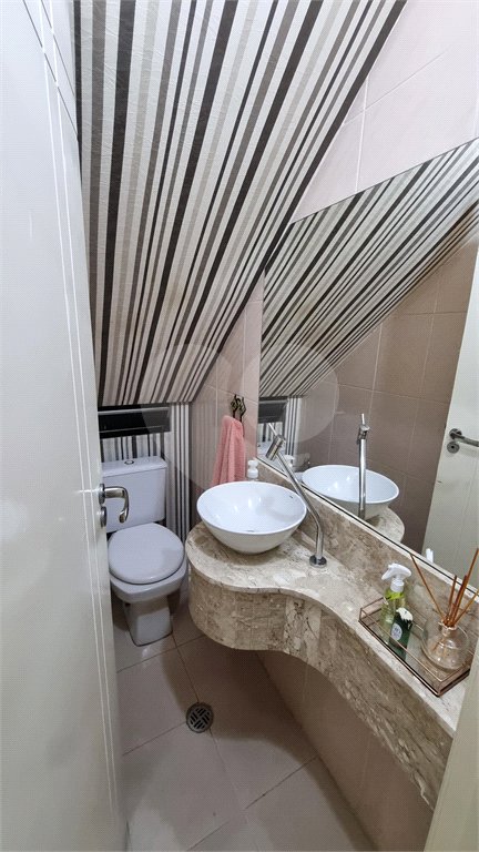 Sobrado à venda com 4 quartos, sendo 1 suíte, em Tremembé, São Paulo, SP