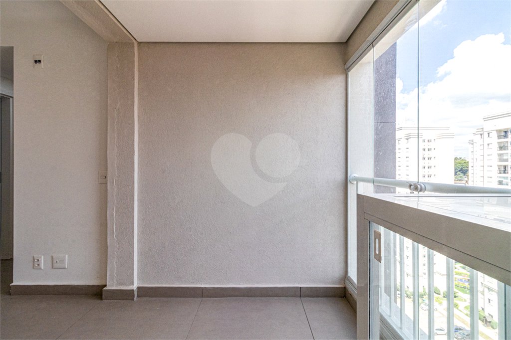 Apartamento à venda com 3 quartos, sendo 1 suíte,  em Vila Anastácio, São Paulo, SP