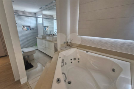 Apartamento à venda com 3 suítes em Santa Teresinha, São Paulo, SP