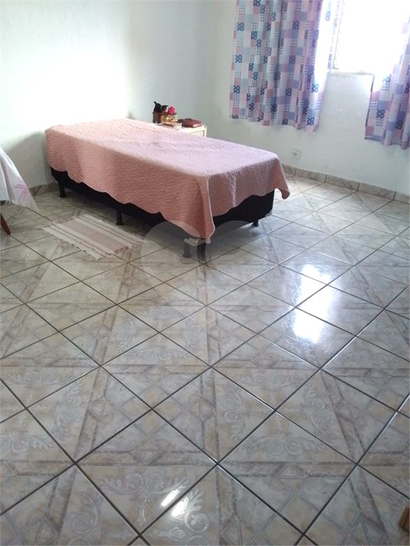 Sobrado à venda com 6 quartos em Horto, São Paulo, SP