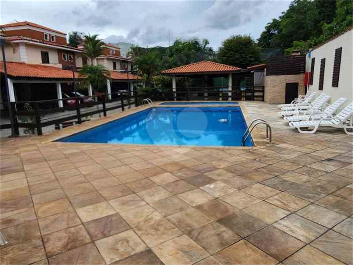 Casa à venda ou para alugar com 4 quartos, sendo 1 suíte,  em Tremembé, São Paulo, SP