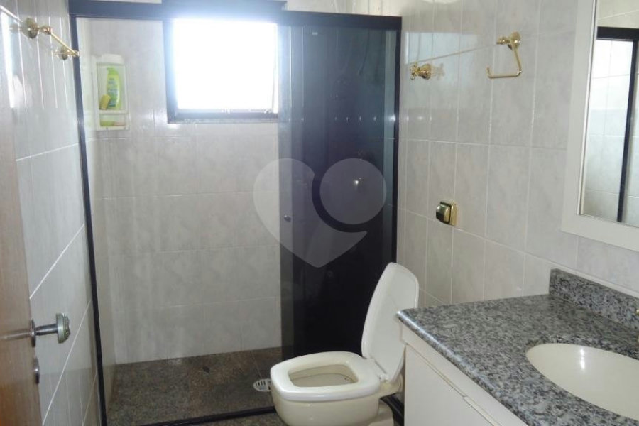 Sobrado à venda com 3 quartos, sendo 1 suíte,  em Vila Paulicéia, São Paulo, SP