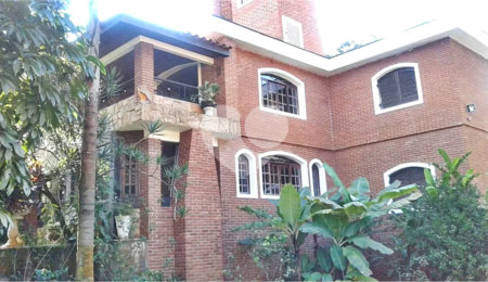 Casa à venda com 4 quartos, sendo 1 suíte,  no condomínio Associação Reserva das Hortênsias, Mairiporã - SP