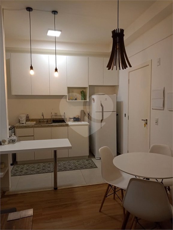 Apartamento à venda ou para alugar com 1 quarto em Granja Viana, Cotia, SP