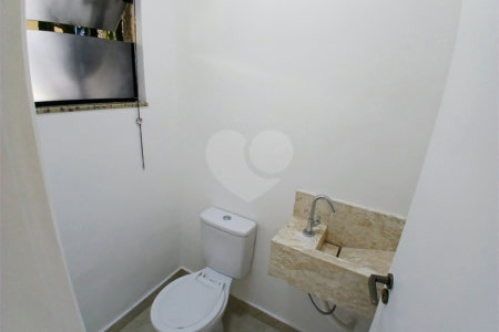 Casa à venda com 3 quartos, sendo 1 suíte, no condomínio Res Saint Honoré, São Paulo - SP